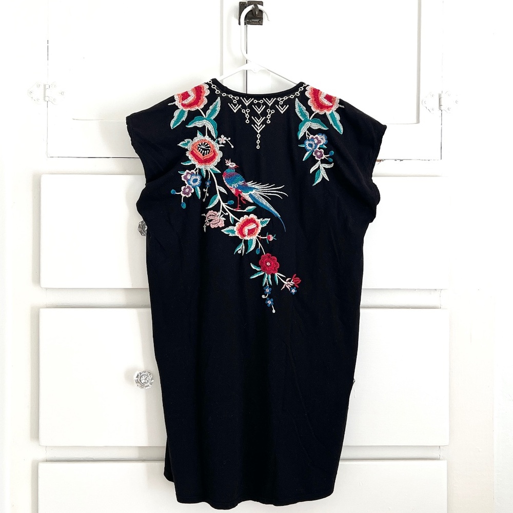 Johnny Was Black Embroidered Floral Bird Tunic Top Medium 100% Cotton - Picture 4 of 8